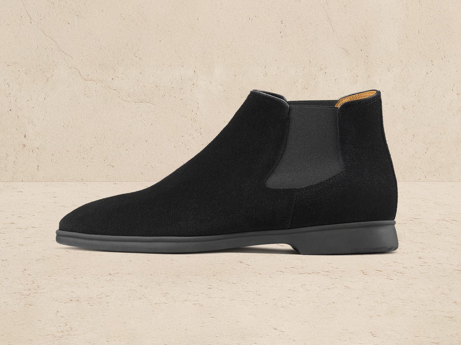 Rover Boots In Glove Suede Dark Sole