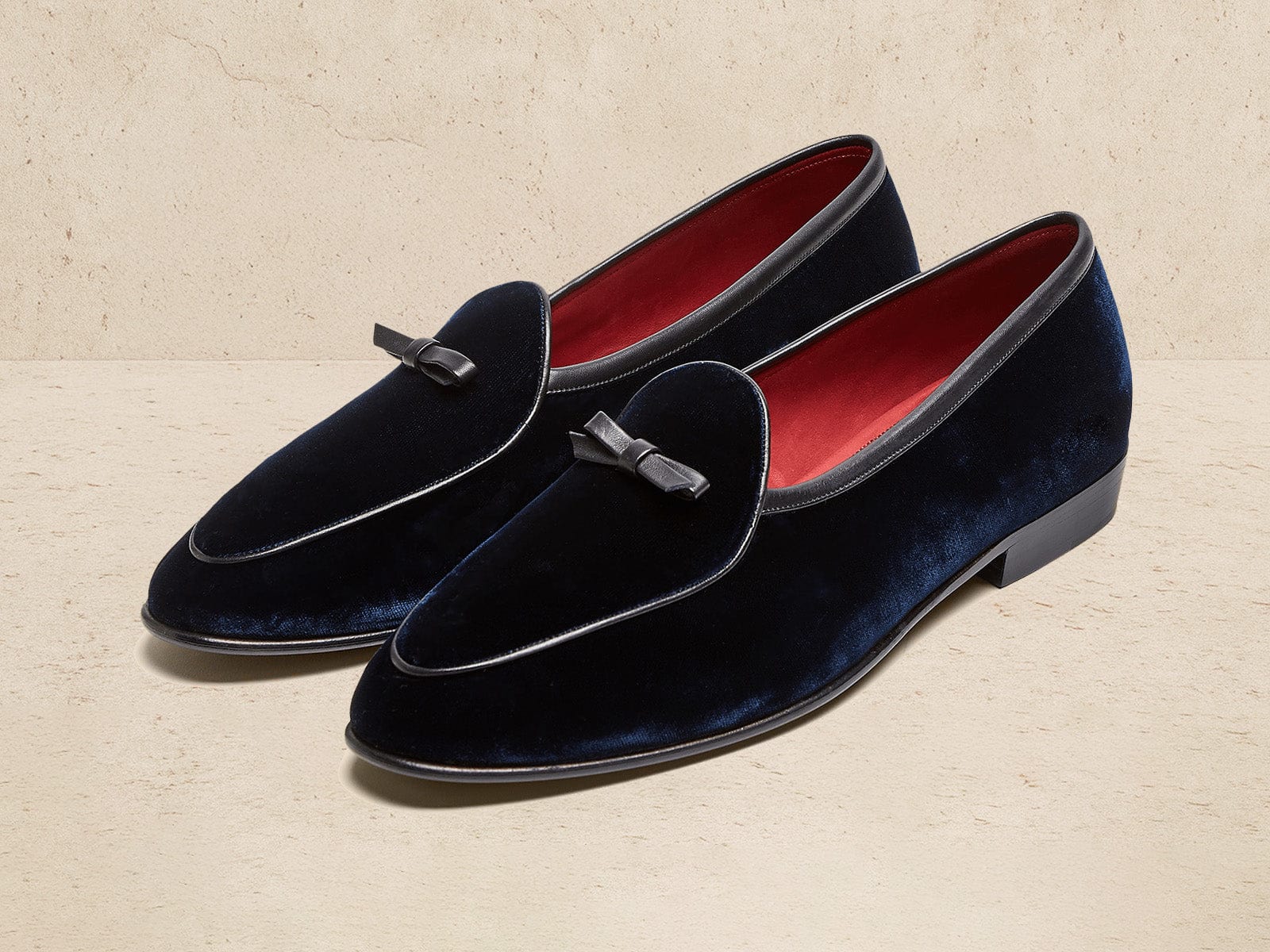 Sagan Bow In Midnight Velvet