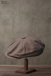 Brown stripe