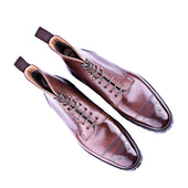 Derby Ankle Boots With Straight Toe Cap And Medallion In Mid Calf Leather