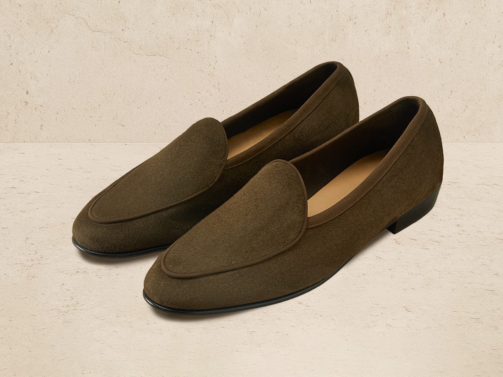 Sagan Classic Loafers In Olivine Green Asteria Suede