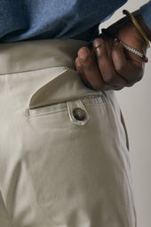 S016 Tailored Shorts Chalk