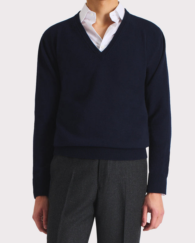PULL COL V EN LAINE MÉRINOS - BLEU MARINE