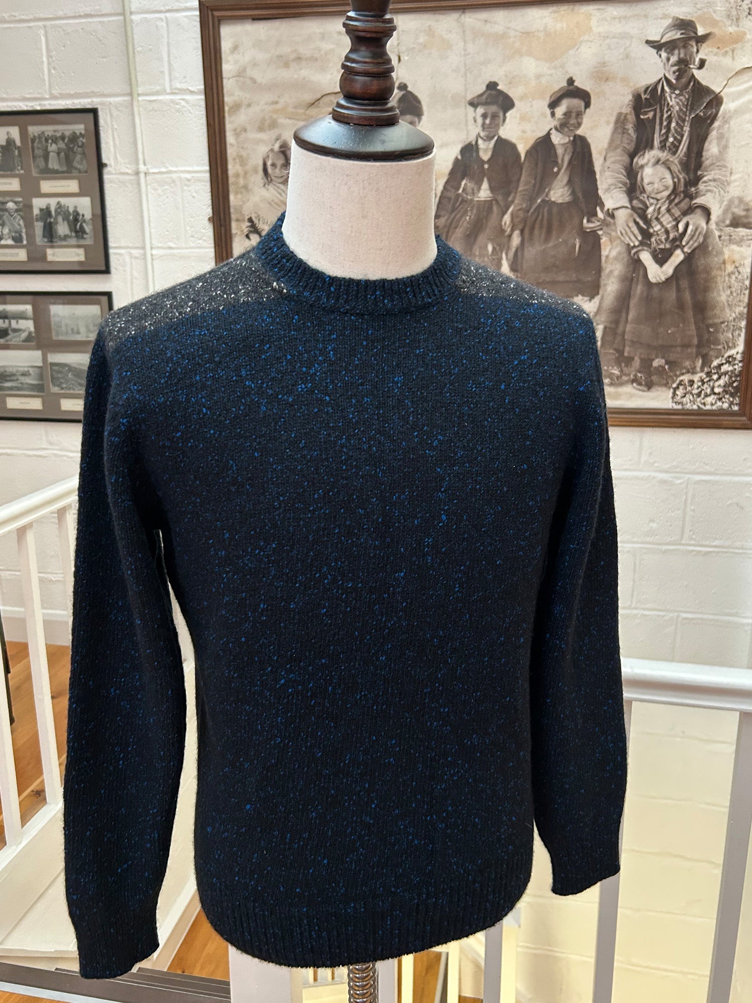 100% Cashmere Contrast Shoulder Crew Neck