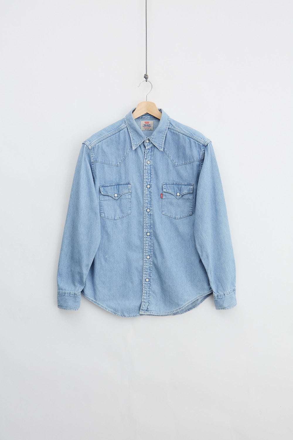 90s Levi's Western Denim Shirt (L)