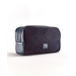 Roble Washbag in Navy | Magee X Landa | Tweed Bags |