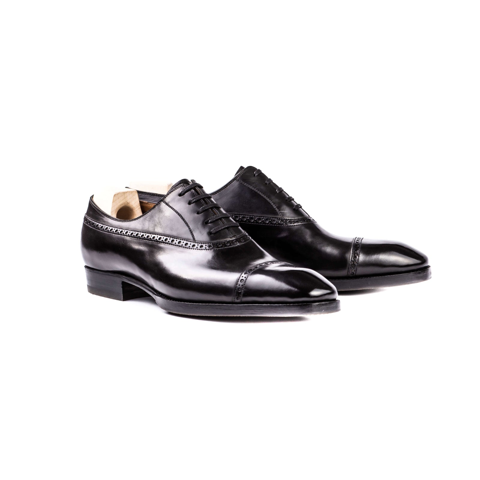 Elegant Straight Cap Toe Oxford With Second Brogued Topline