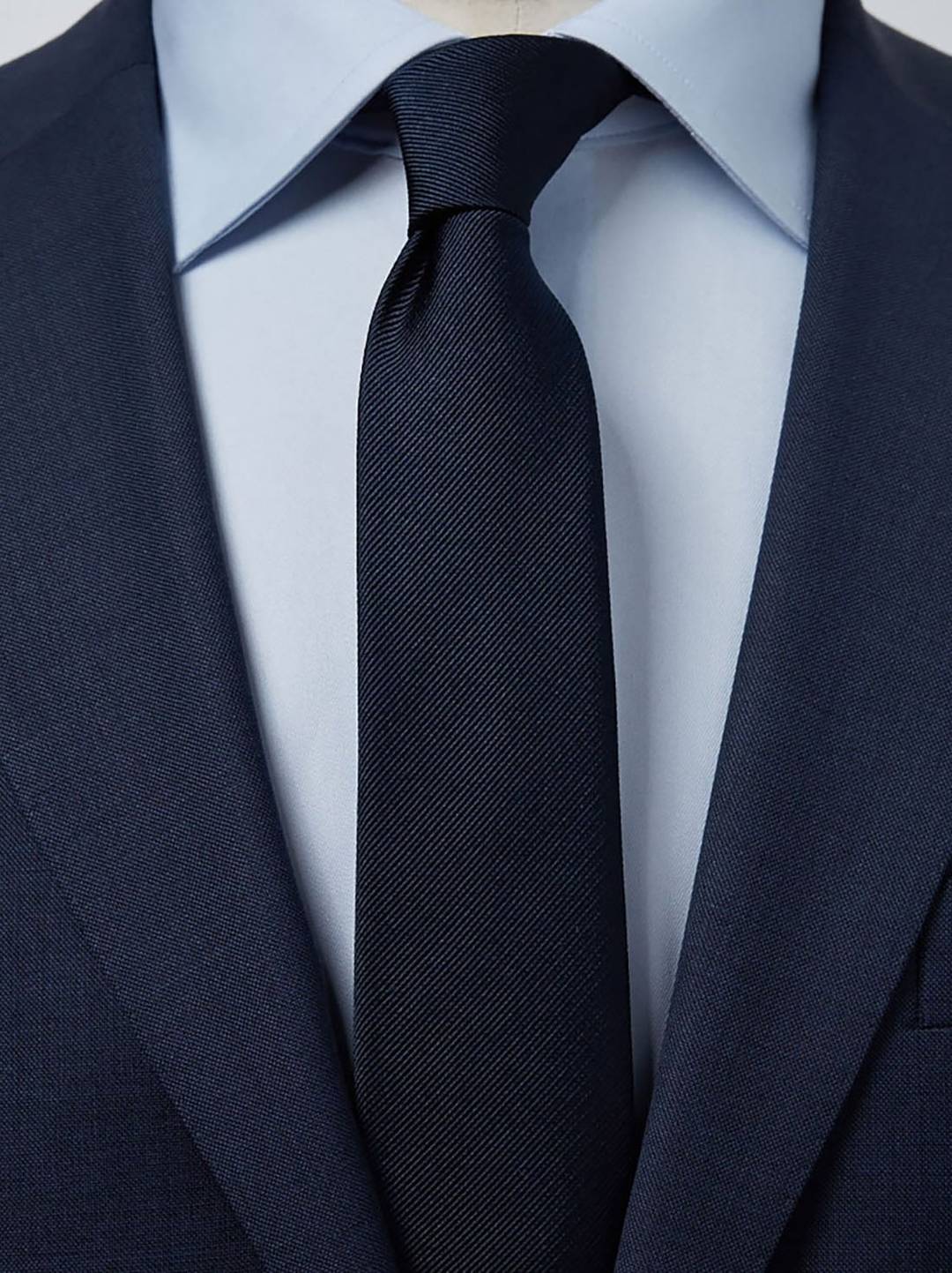 Tie Plain