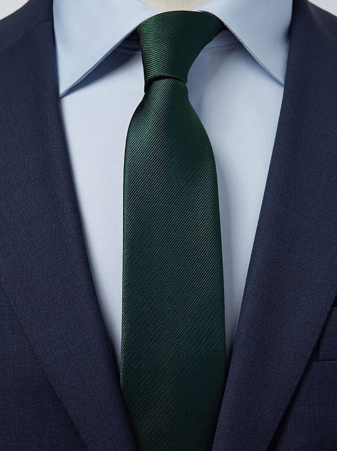Tie Plain