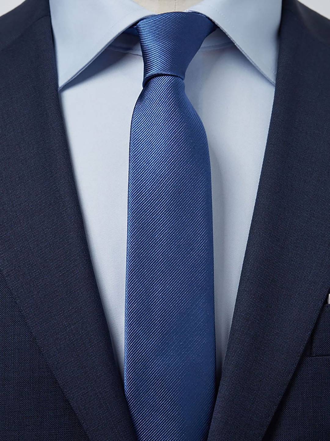 Tie Plain