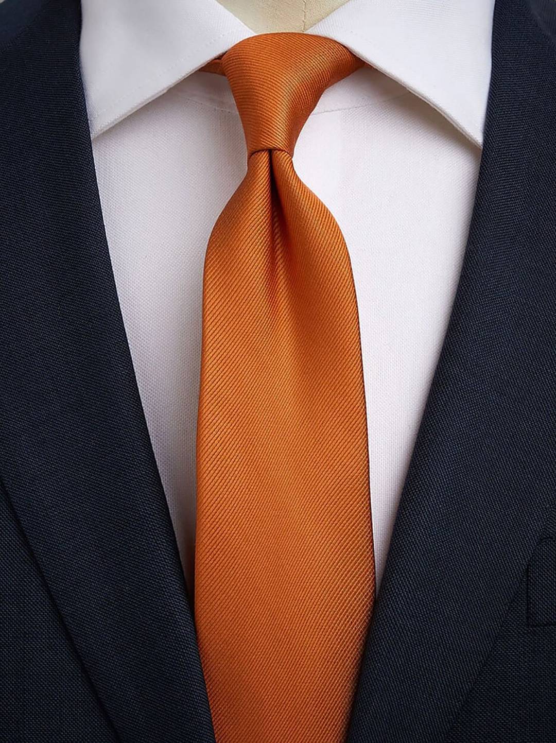 Tie Plain