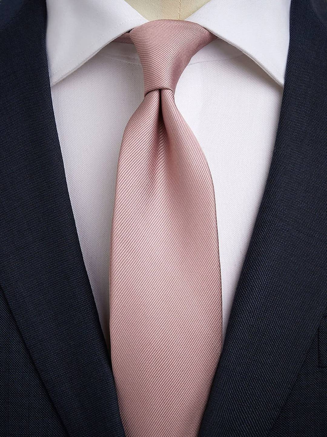 Tie Plain