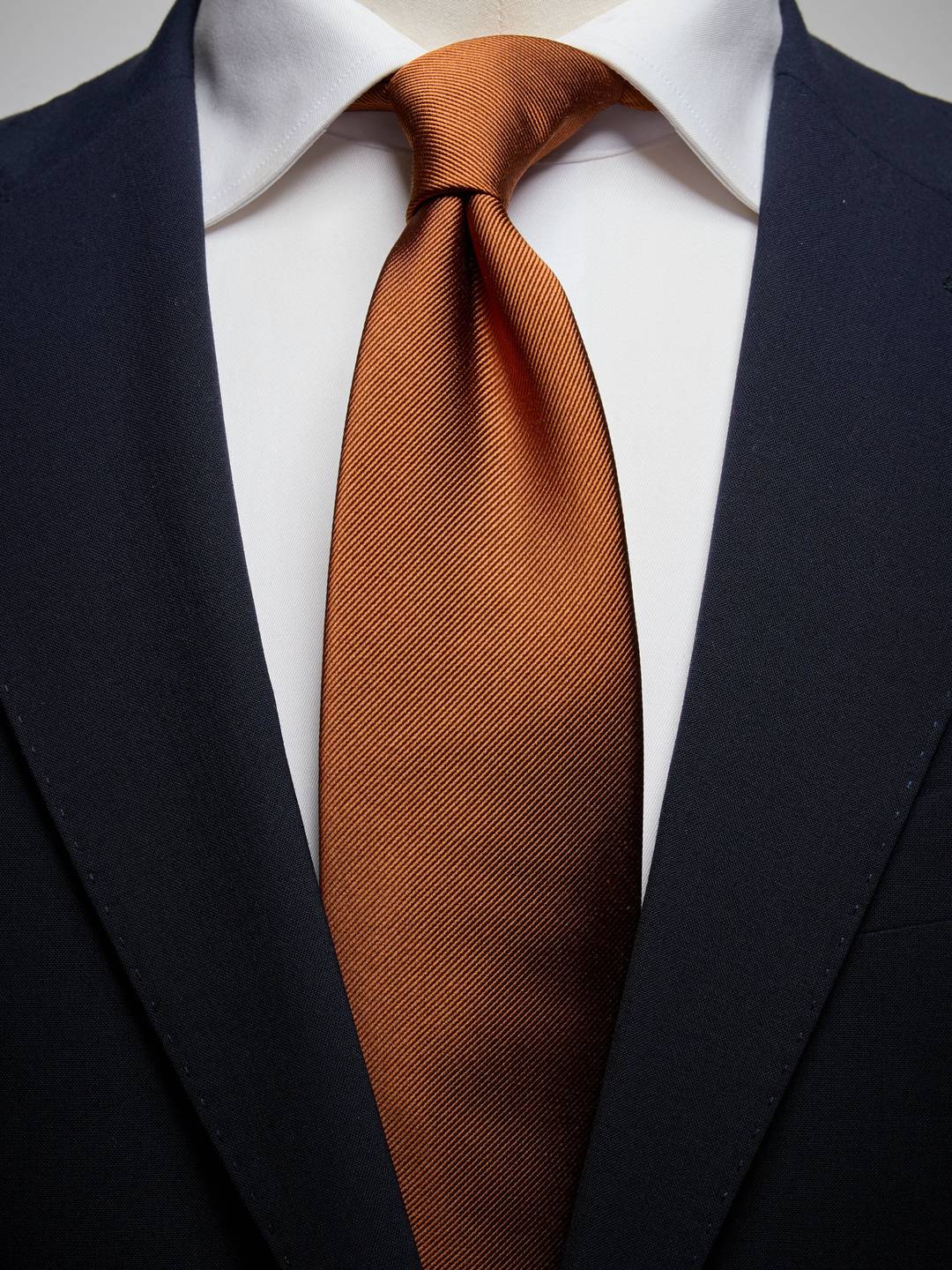 Tie Plain
