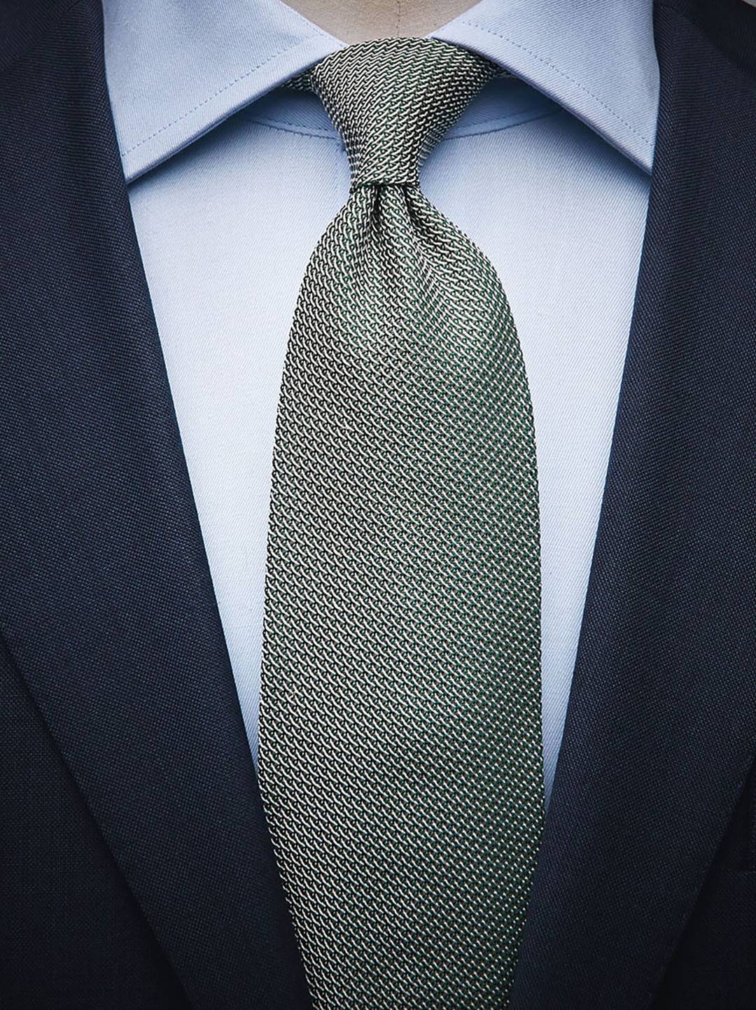Grenadine Tie