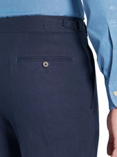 Linen Pleated Trousers Model 10
