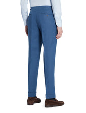 Linen Pleated Trousers Model 10