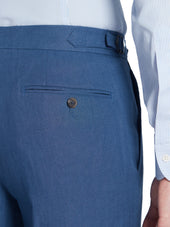 Linen Pleated Trousers Model 10