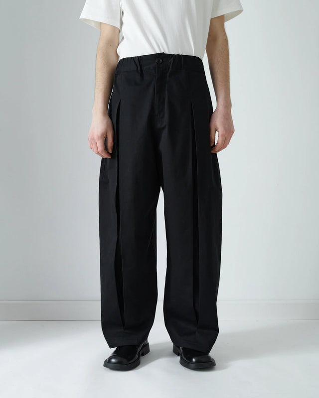 AW26 Box Pleat Trouser (Unisex) - Black