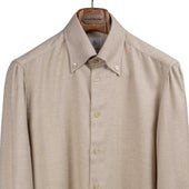 Buttoned collar shirt in beige cotton herringbone soft flannel