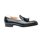 Puristic Plain Loafer With Tassels