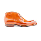Chukka Boots With Curved Topline And Medallion In Chestnut Crust Calf