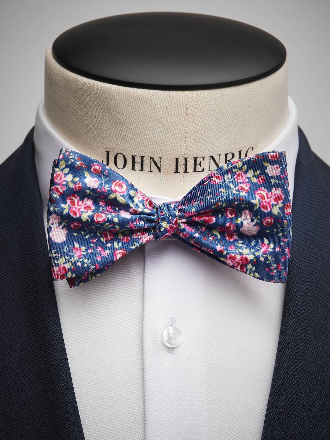 Bow Tie Floral