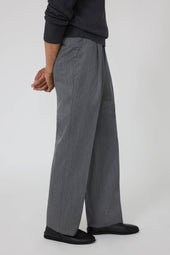 Single Pleat Trouser