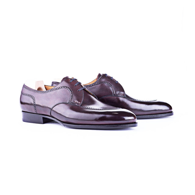 Derby with three eyelets and brogue apron