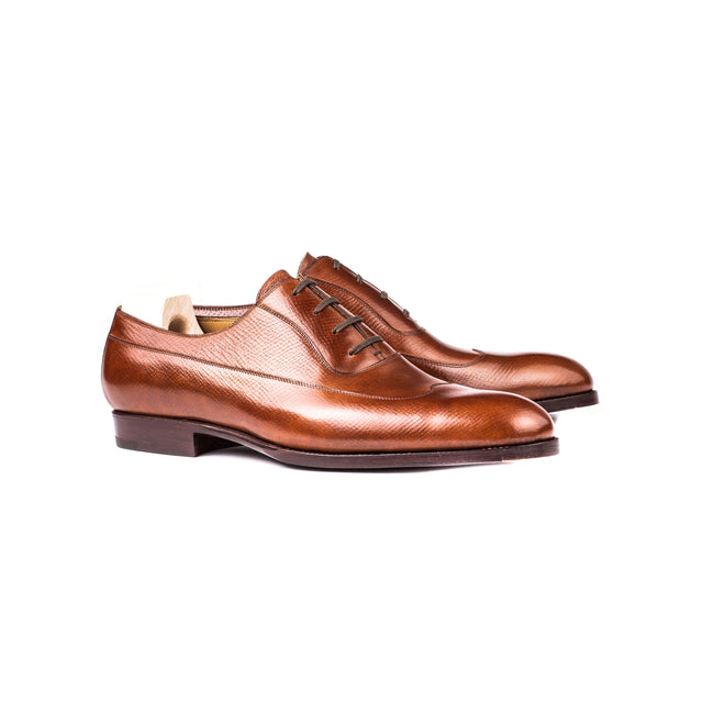 Slightly rounded Wingtip Oxford in mid brown Russian calf