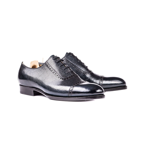 Oxford with straight toe box in blue Scotch grain leather
