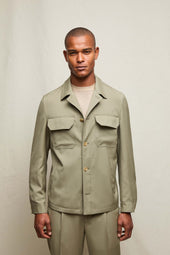 Overshirt in lana vergine leggera verde salvia