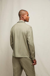 Overshirt in lana vergine leggera verde salvia