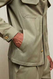 Overshirt in lana vergine leggera verde salvia