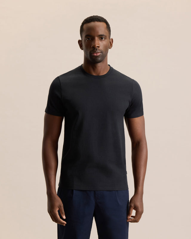 ESSENTIAL SLIM TEE