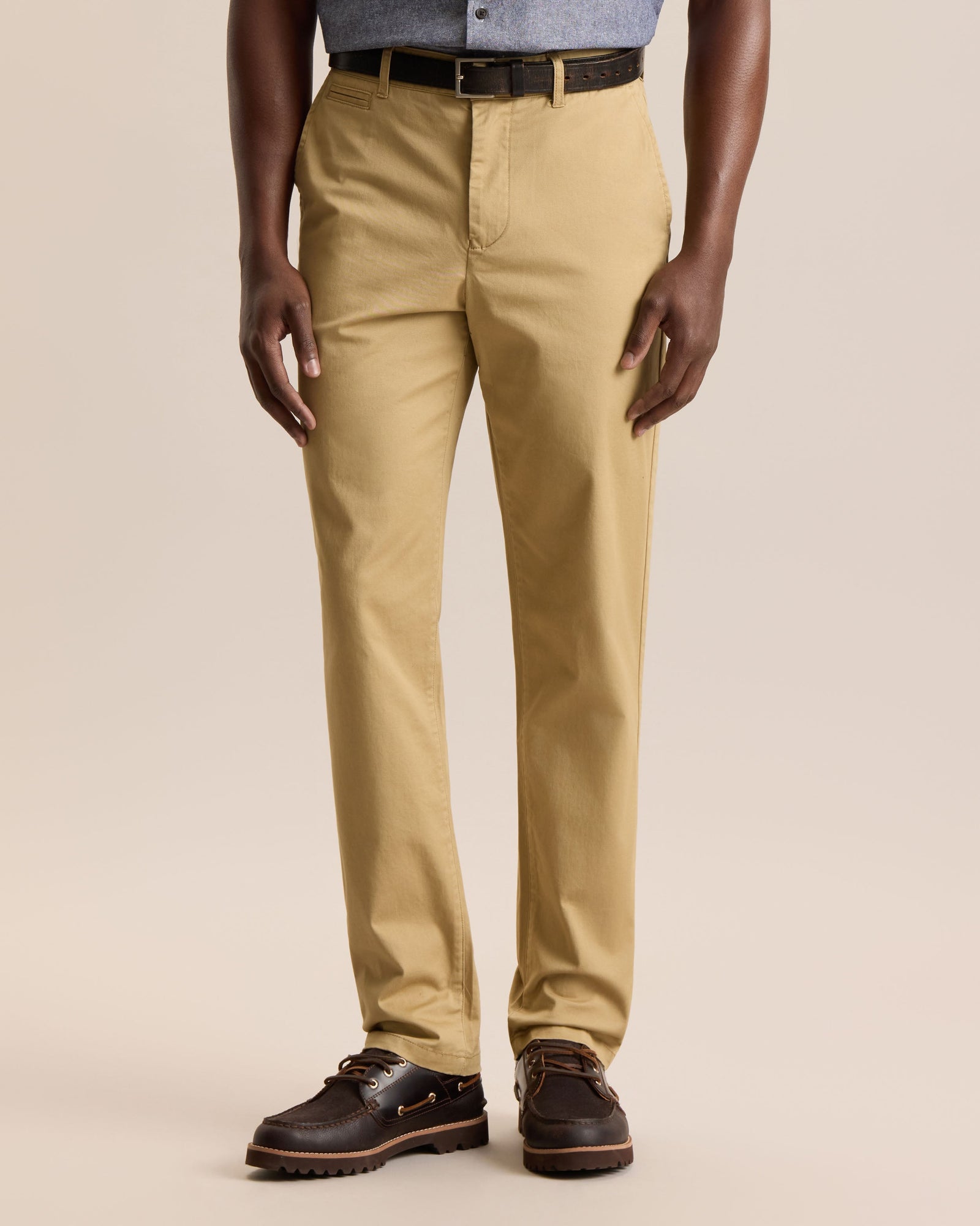 Essential Slim Chino Pant