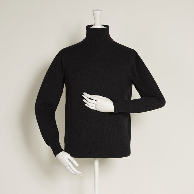 Cashmere Roll Neck Sweater In Black
