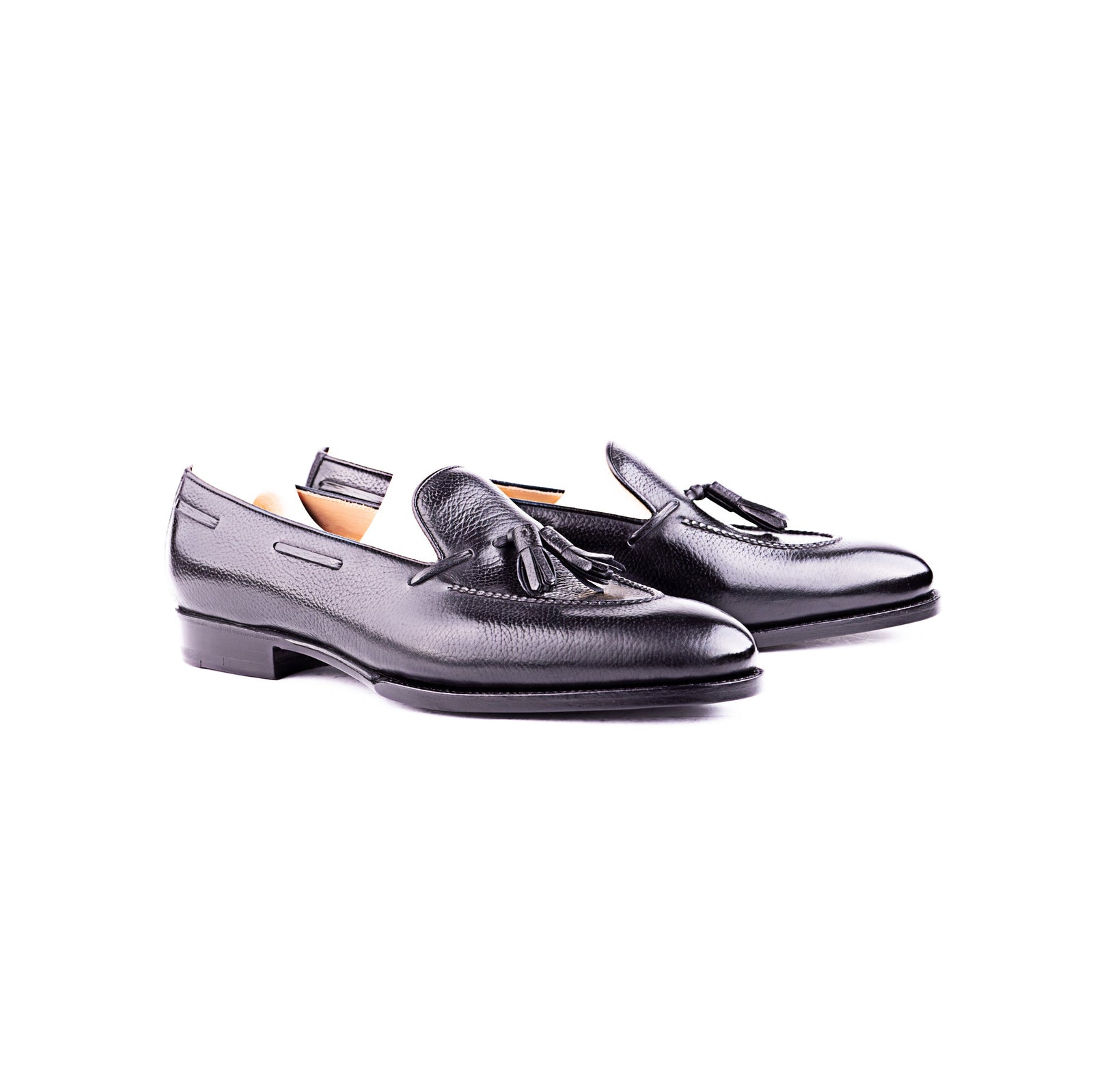 Loafer With Hand Stitched Apron And Tassels Short Vamp