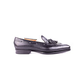 Loafer With Hand Stitched Apron And Tassels Short Vamp