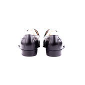 Loafer With Hand Stitched Apron And Tassels Short Vamp