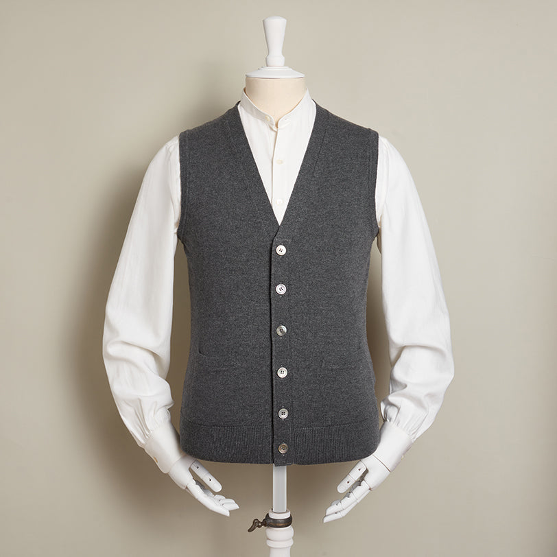 12-Gauge Cashmere Blend Waistcoat With Pockets In Dark Grey