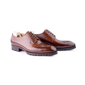 Split toe Derby in mid brown with outdoor sole