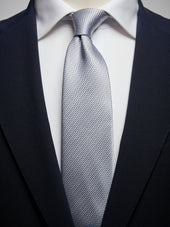 Structure Tie Silk