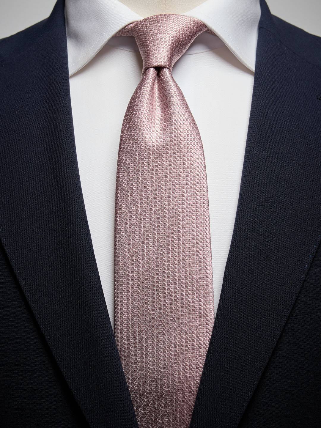 Structure Tie Silk