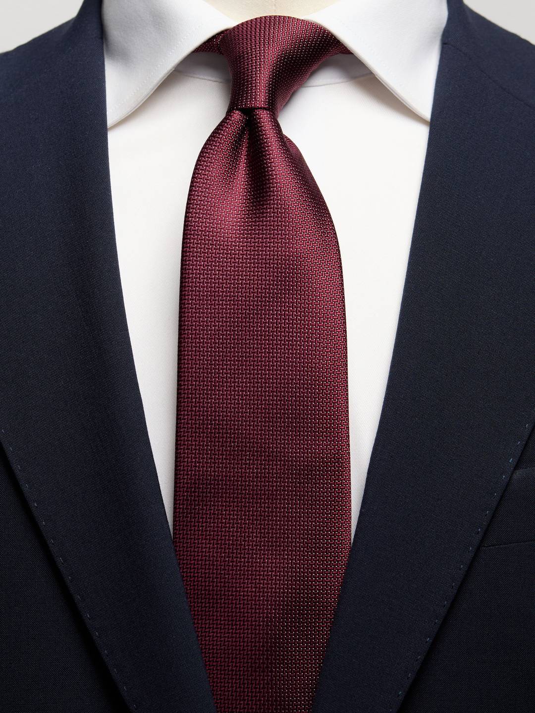 Structure Tie Silk