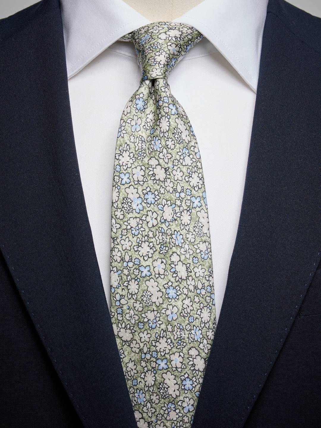 Floral Tie Regular Fit