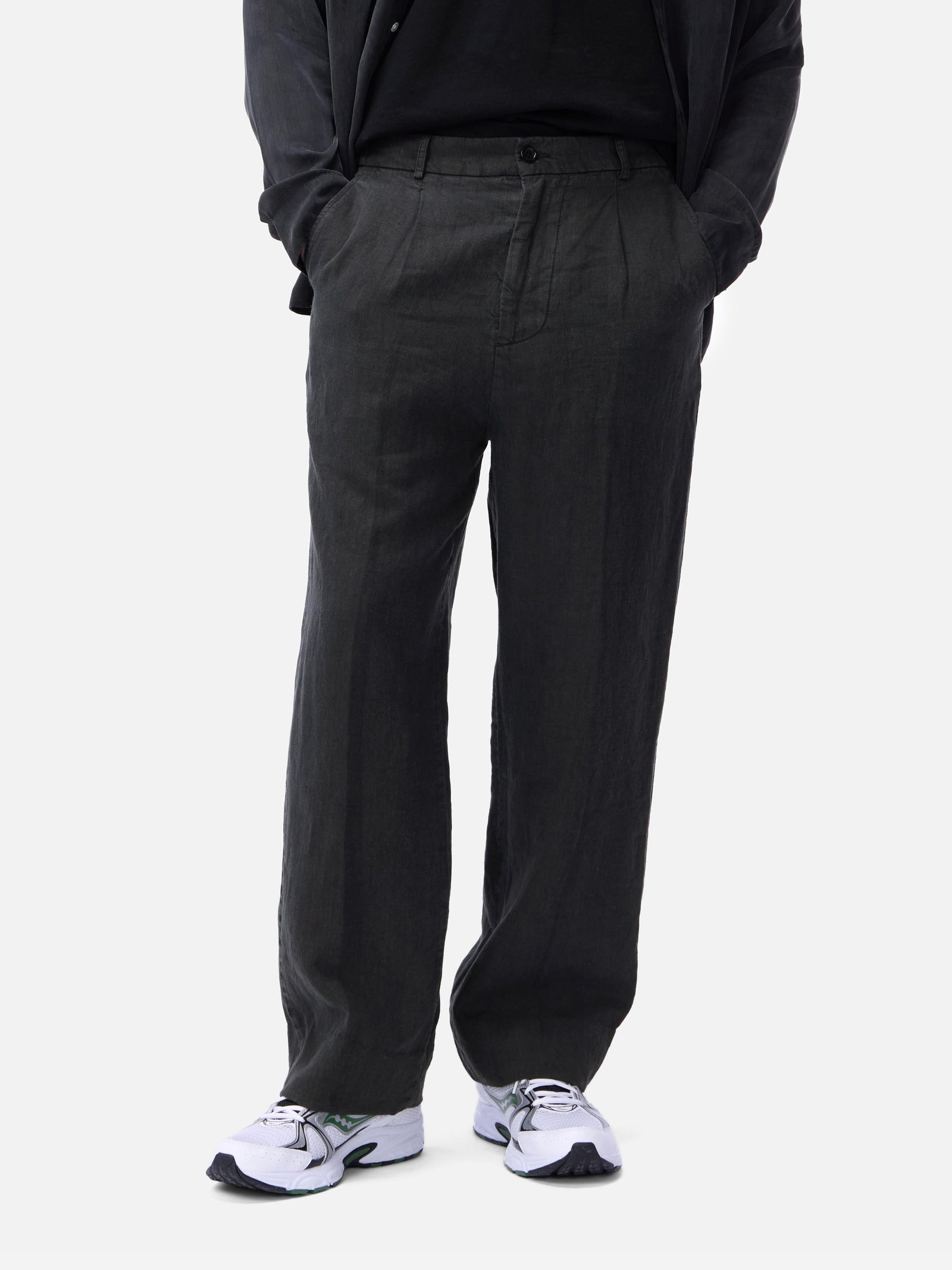 Pleated Trouser ~ Black Linen