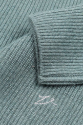 Ribbed turtleneck sweater crafted from pure cashmere. Green - Timo