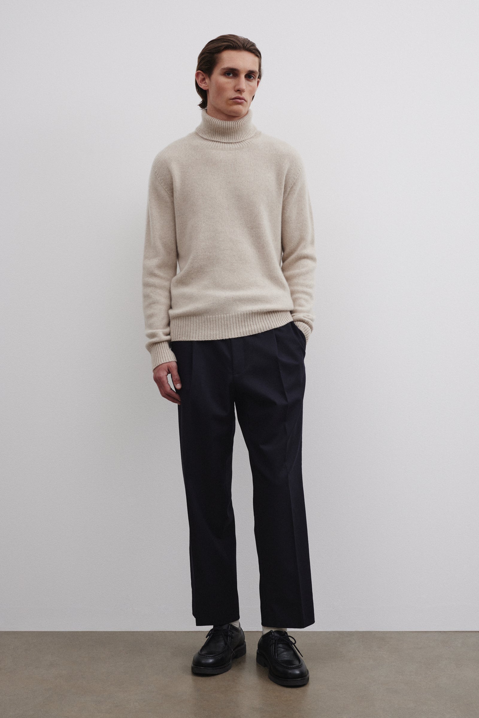 Cashmere Turtleneck Sweater Beige Dust