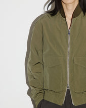 Baker bomber jacket in water repellent peach touch cotton/nylon fabric, unlined. Green - Alligator