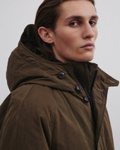 Down padded hooded jacket in a water repellent cotton blend fabric. Green - Testuggine
